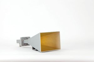 EM-3161-03 Octave Horn Antenna. 4 - 8GHz. 250 Watt i/p