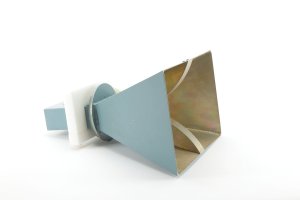 EMC-1010 Octave Horn Antenna. 1 - 2GHz. 200 Watts